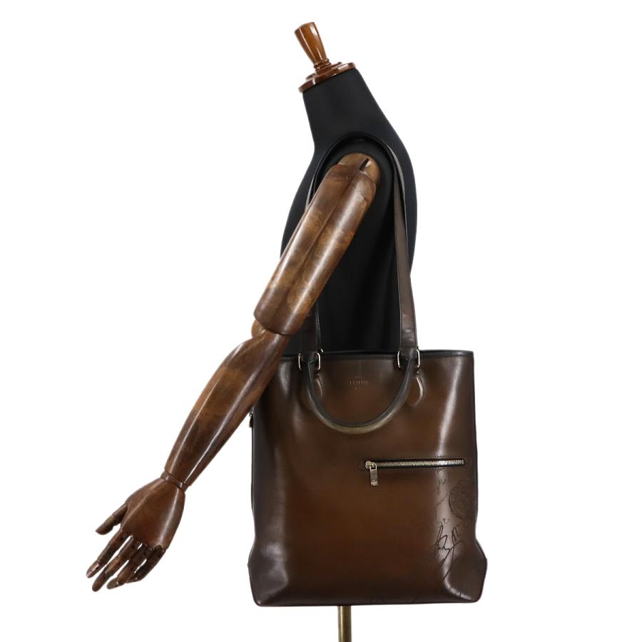 美品 ベルルッティ バッグ カリグラフィ トゥジュール バーティカル トート ショルダー バッグ メンズ 90301566 【中古】ブランド Berluti（ベルルッティ） 美品 カリグラフィ トゥジュール