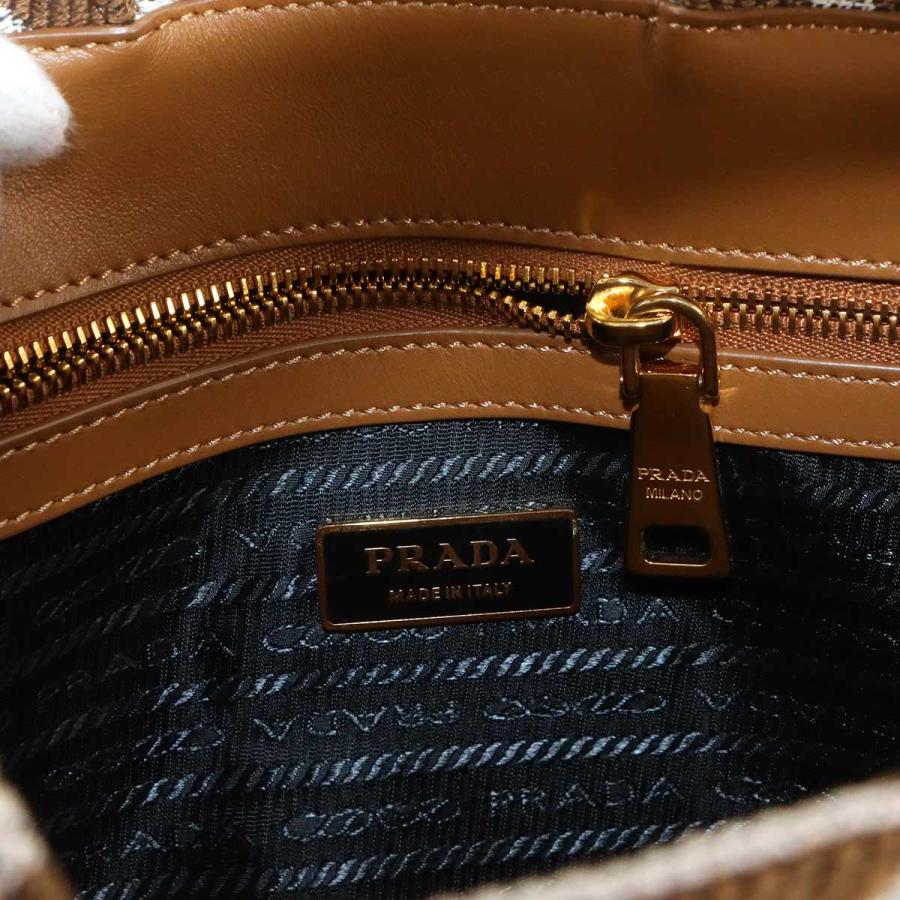 PRADA（プラダ） 未使用 展示品 シンボル エンブロイダリー スモール