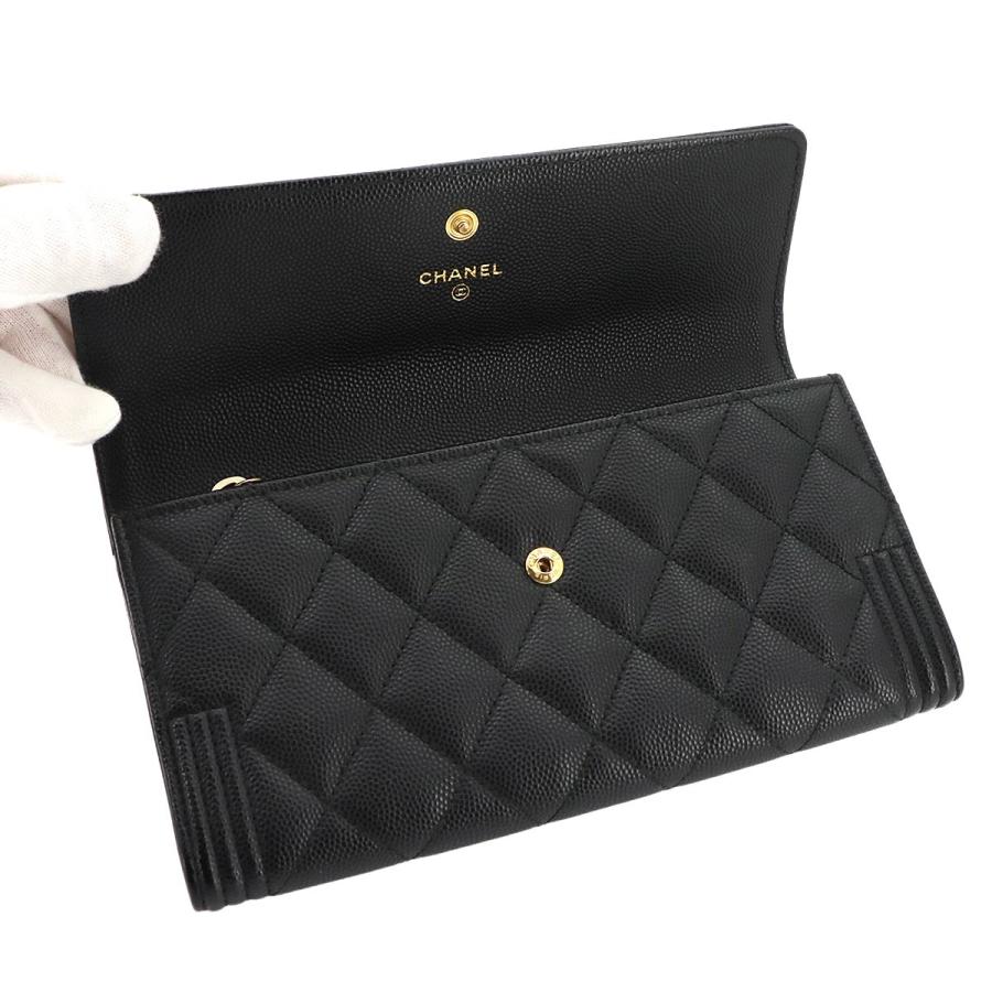 CHANEL（シャネル） 美品 ボーイシャネル マトラッセ 二つ折り 長財布