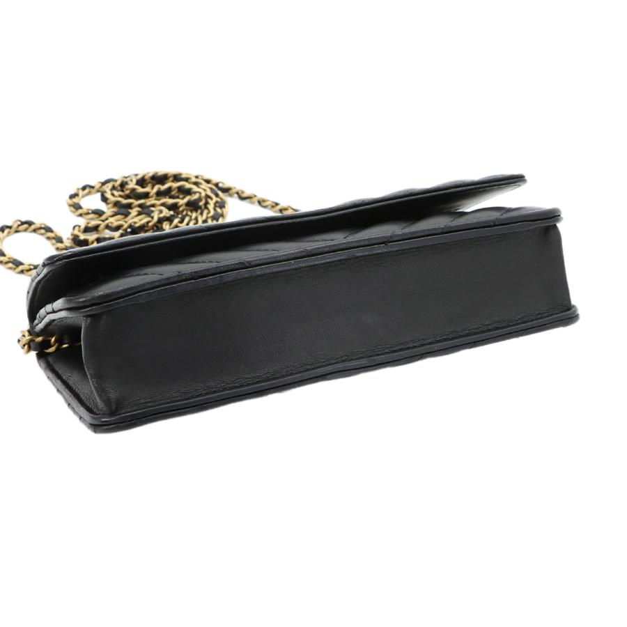 CHANEL（シャネル） 新品同様 シェブロン Vステッチ チェーン