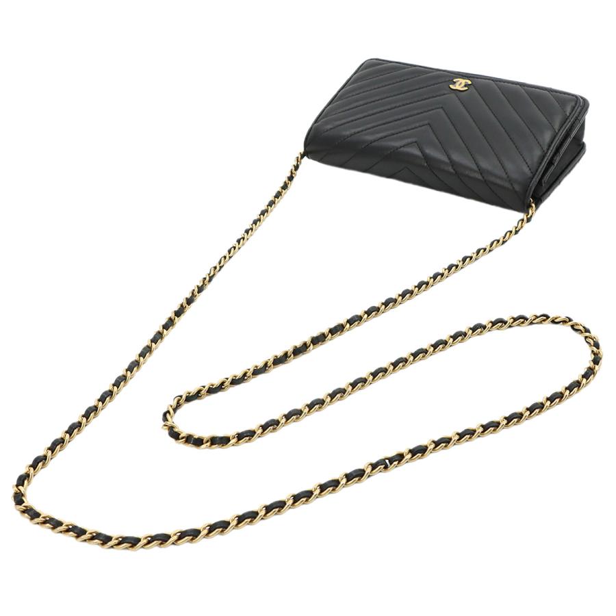 CHANEL（シャネル） 新品同様 シェブロン Vステッチ チェーン