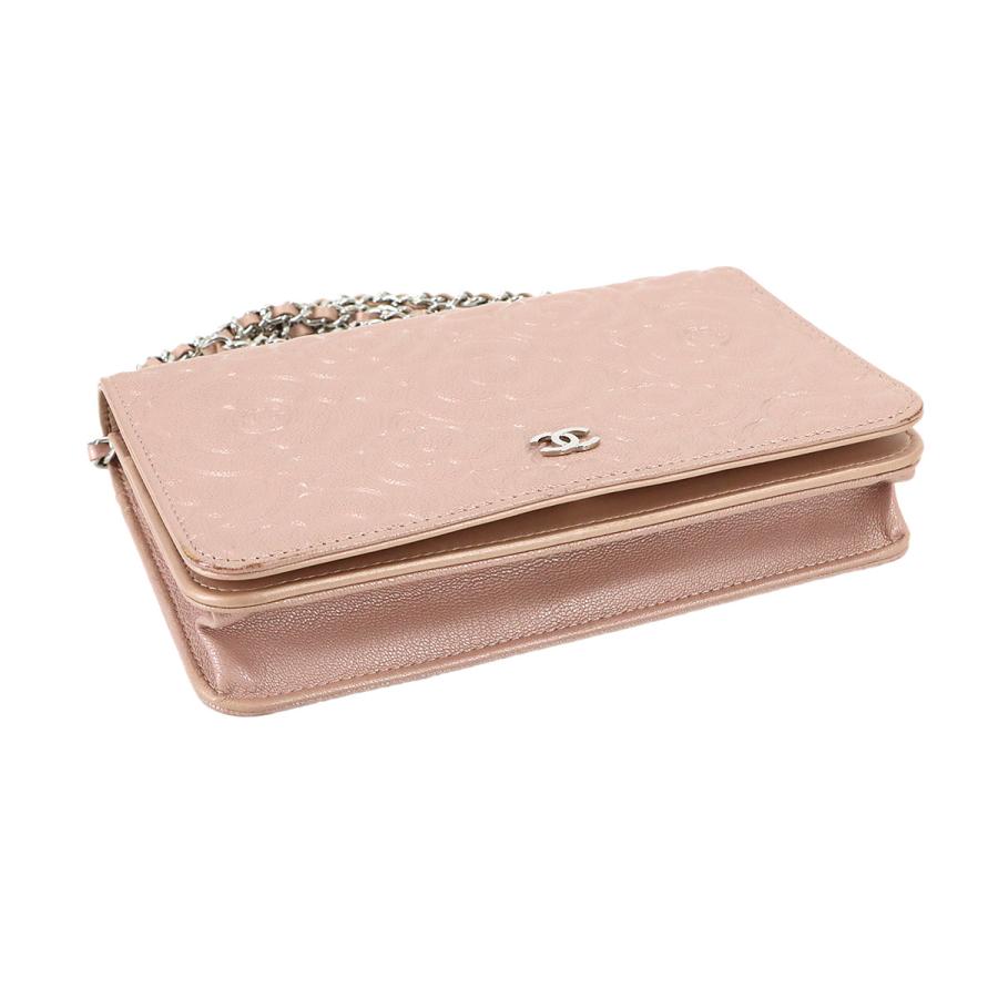CHANEL（シャネル） 新品同様 カメリア チェーン ウォレット 二つ折り