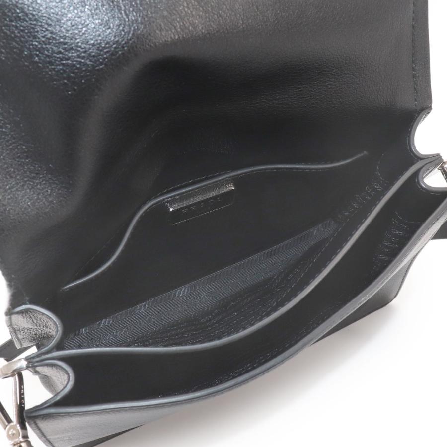 PRADA（プラダ） 新品同様 メッセンジャー ショルダー バッグ レザー