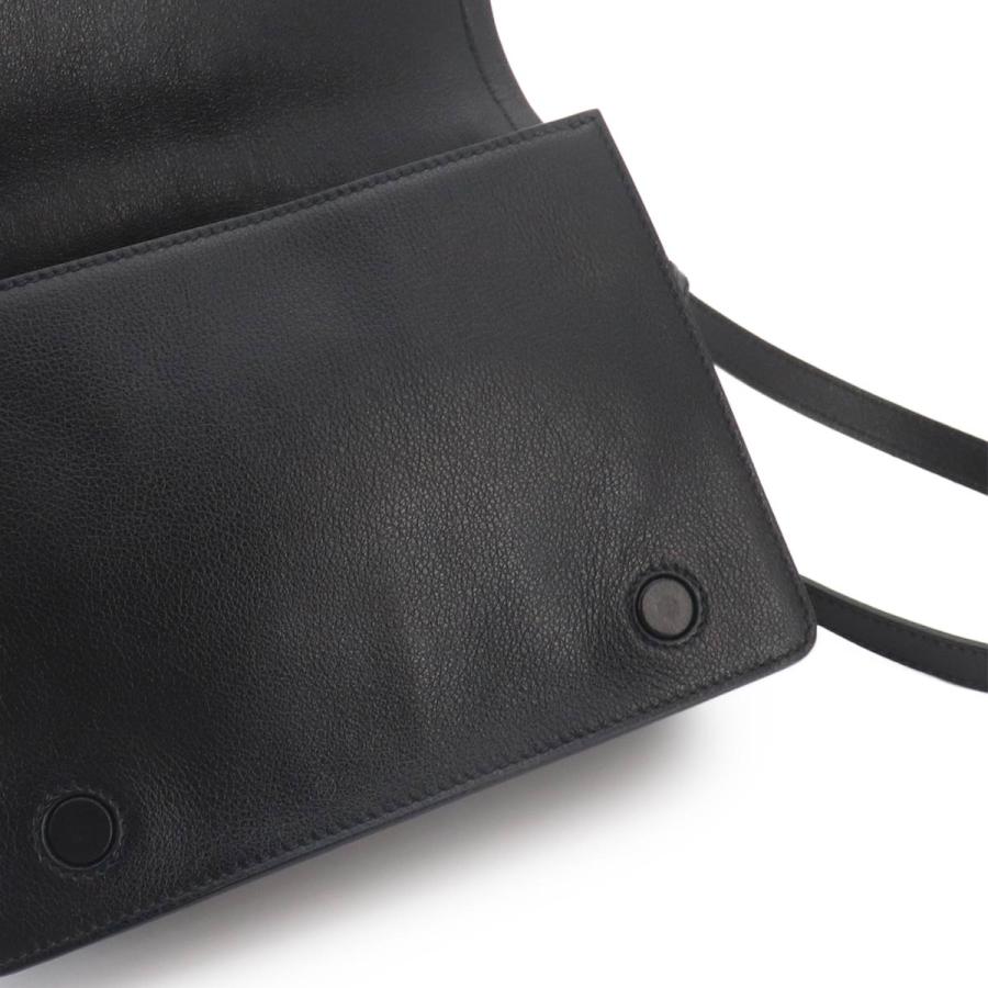 PRADA（プラダ） 新品同様 メッセンジャー ショルダー バッグ レザー