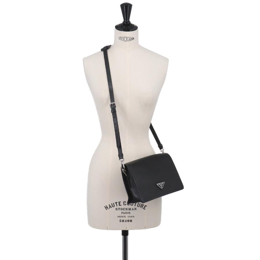 PRADA（プラダ） 新品同様 メッセンジャー ショルダー バッグ レザー