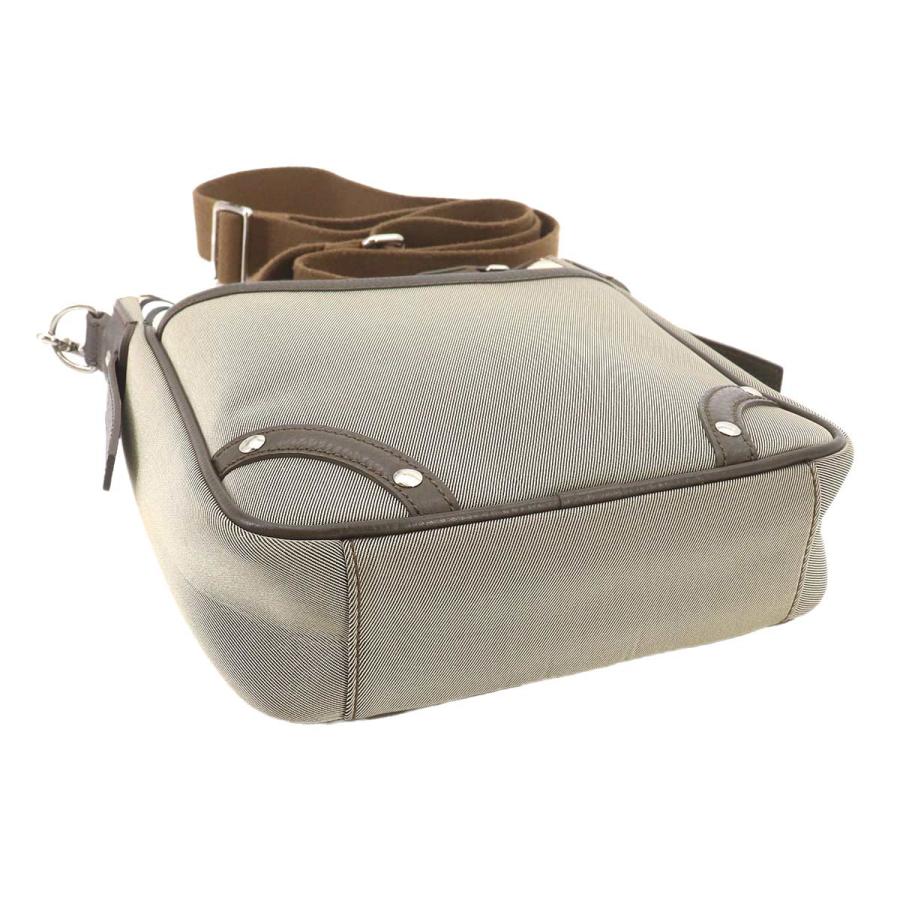 美品です。バーバリーショルダー BURBERRY（バーバリー） 美品 ノバチェック ショルダー バッグ