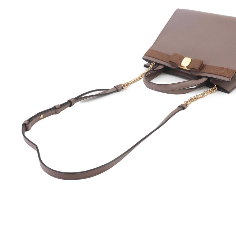 美品 サルヴァトーレ フェラガモ Salvatore Ferragamo ヴァラリボン