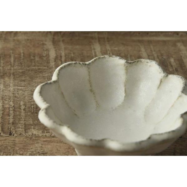 美濃焼 カネコ小兵製陶所 リンカ  (輪花)  8cmボウル 白練　　日本製 |  | 03