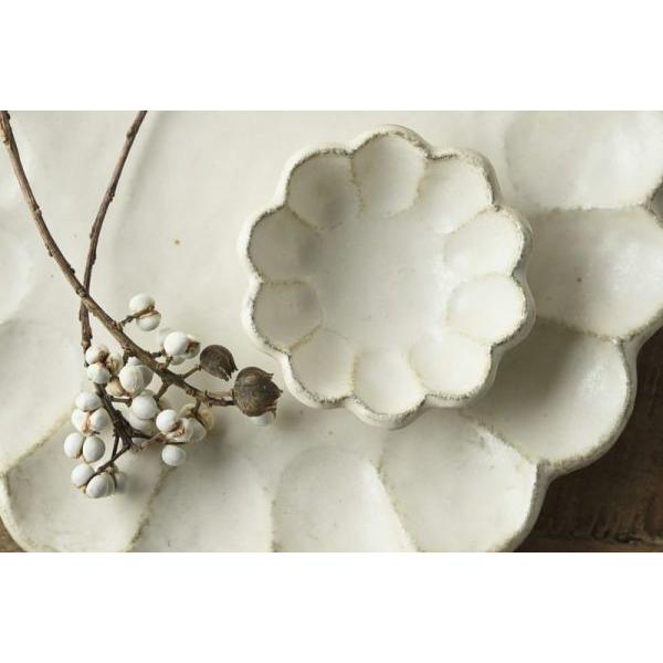 美濃焼 カネコ小兵製陶所 リンカ  (輪花)  8cmボウル 白練　　日本製 |  | 06