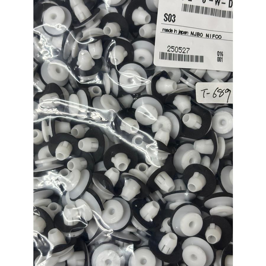 内張りクリップ 30個 テールランプ クリップ 純正品 トヨタ カルディナ