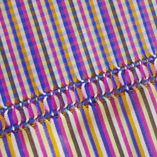 タイシルク 手織り 絣 絹織物 タイ イサーン サコンナコン : アジアン