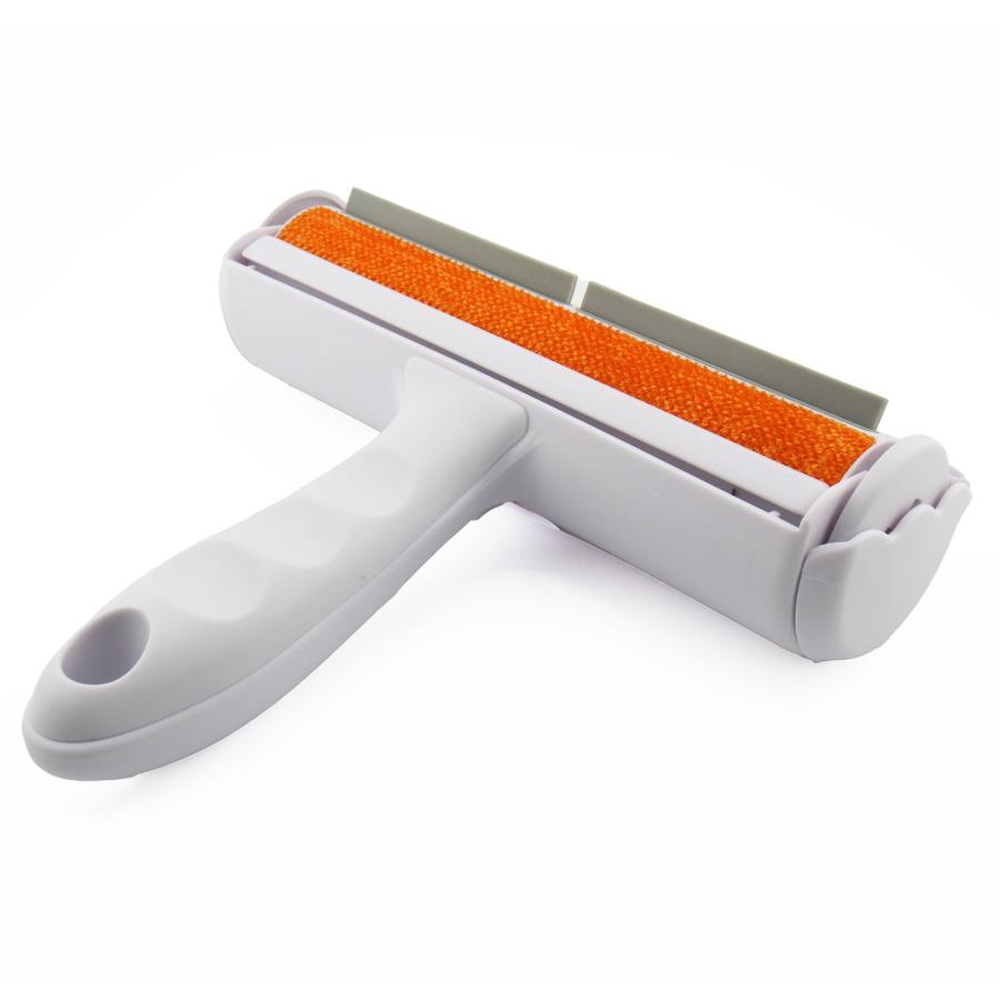 ペットヘアリムーバーローラー 抜け毛取り器 家具やカーペットにある