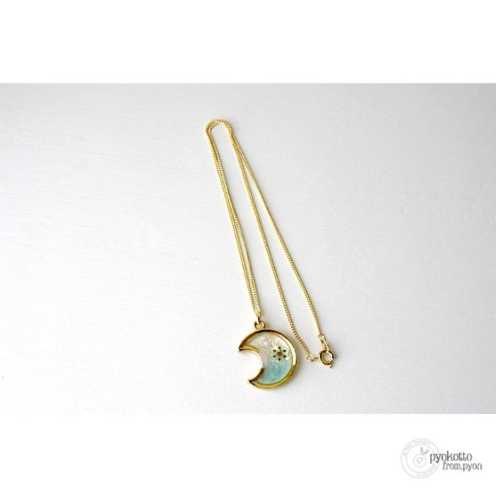 宇宙 雪の結晶 ネックレス ハンドメイド アクセサリー かわいい レジン