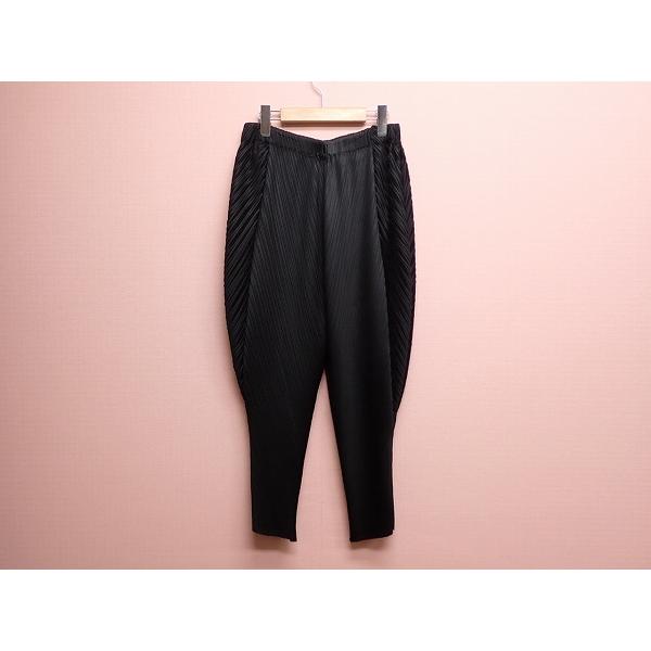 ISSEY Makes 黒のプリーツフレアパンツ 楽天市場】イッセイミヤケ パンツ（スタイル（パンツ）フレア