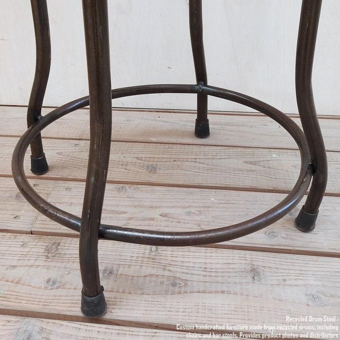 楽天市場】ドラム缶スツール 50cm スチール 古材 アジアン家具 椅子 いす 丸 円形 リメイク リサイクル インダストリアル 工業系 アンティーク  完成品 ヴィンテージ風 バリ家具 背もたれなし 業販 卸 スーパーセール : バリ家具の専門店Q-STYLE