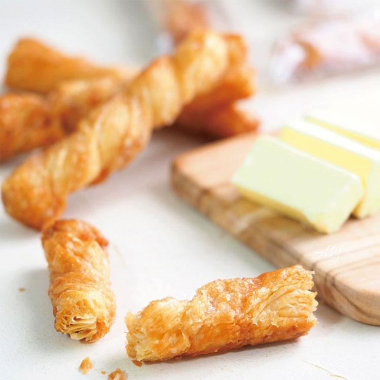 りくろーおじさん Amazon.co.jp: りくろーおじさんのチーズケーキ 1個 18cm 6号