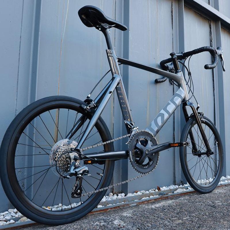ターン 2026年モデル SURGE（サージュ）限定カラー TERN : 自転車の
