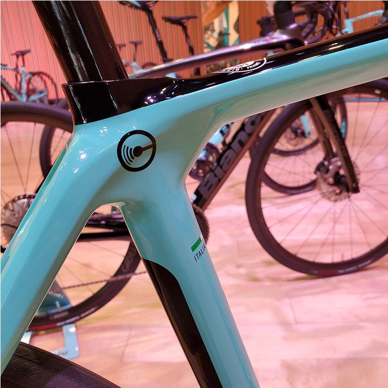 Bianchi ビアンキ 2022年モデル INFINITO CV DISC(イン Bianchi ビアンキ 2022年モデル INFINITO CV DISC(イン