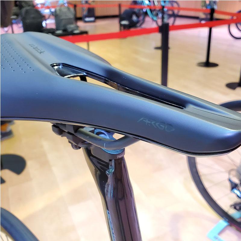 Bianchi ビアンキ 2022年モデル INFINITO CV DISC(イン Bianchi ビアンキ 2022年モデル INFINITO CV DISC(イン