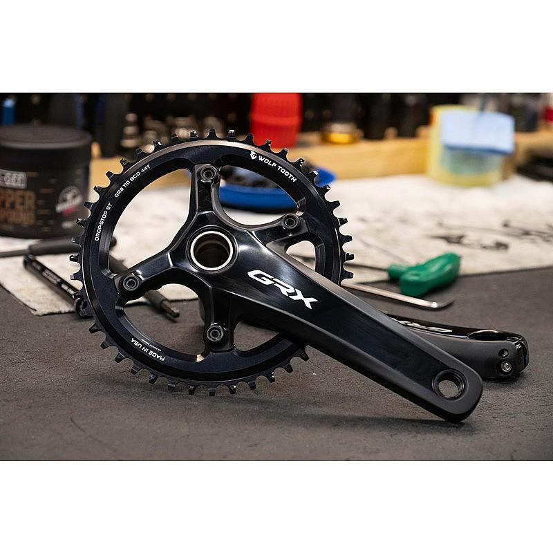 ウルフトゥース ASYMMETRIC 4-BOLT CHAINRING （アシンメトリック4