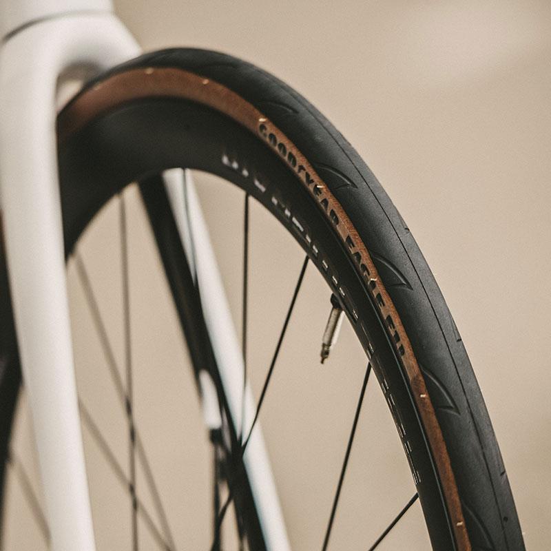 GOODYEAR　EAGLE F1　チューブレス　700×28c　BLACK Goodyear Eagle F1 Tire | Chain Reaction Bicycles - Chain