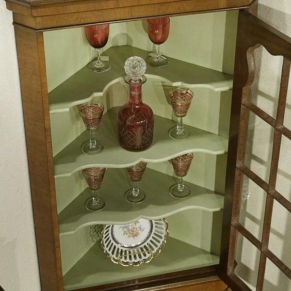 英国イギリスアンティーク家具 コーナーキャビネット カップ 英国イギリスアンティーク家具 コーナーキャビネット カップ