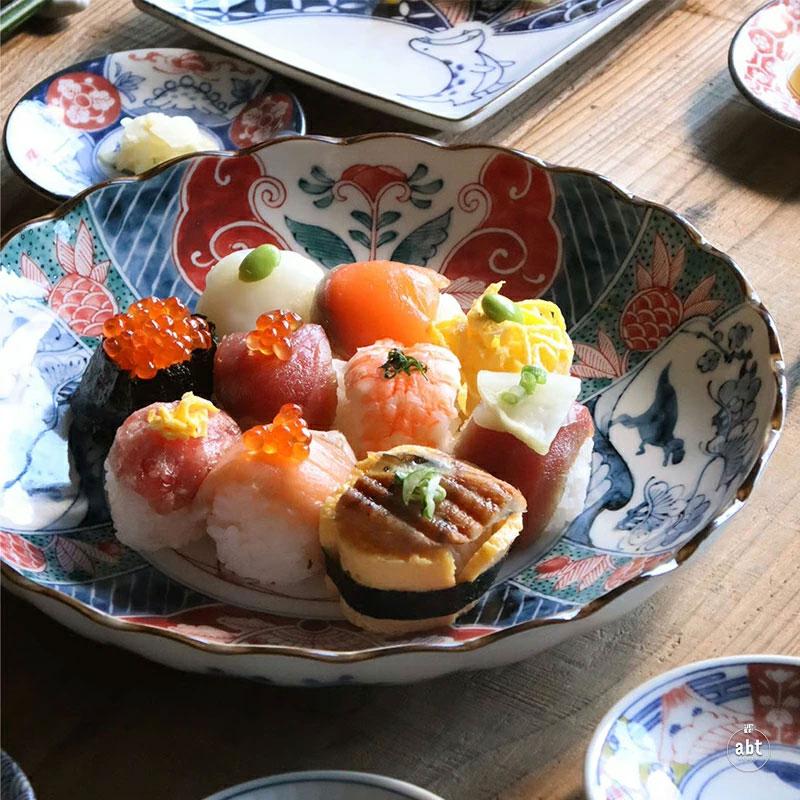 江戸っ子恐竜 良縁竜 大皿【日本製 恐竜 子供 和食器 おしゃれ 花型 黒