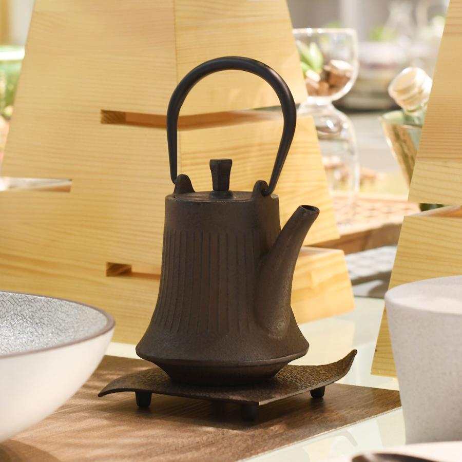 取り寄せ商品】南部鉄びん NANBU TETSUBIN 急須 竹 3色 NT0106 : 輸入