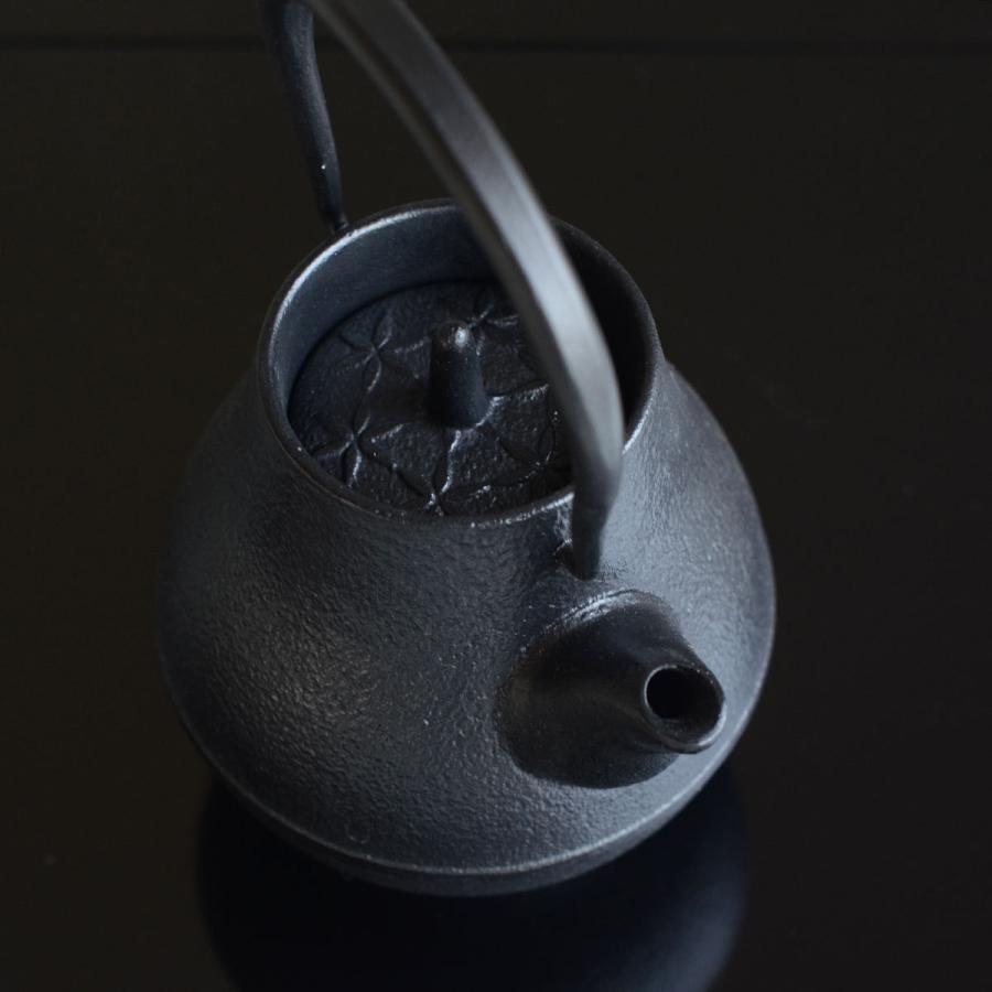 取り寄せ商品】南部鉄びん NANBU TETSUBIN 急須 つぼみ 2色 NT0906