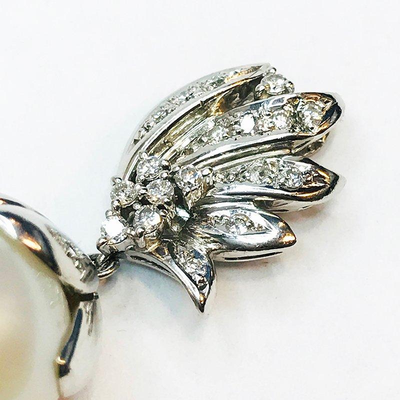 Pt900 白蝶真珠 パール 18x14mm / ダイヤ 0.23ct デザイン ペンダント