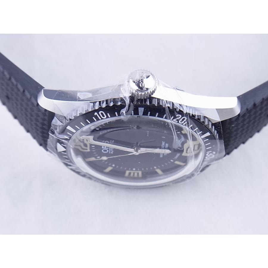 オリス ダイバーズ  黒文字盤 ラバー733.77074.064M(01 733 7707 4064 07 4 20 18)　新品 | ORIS | 01
