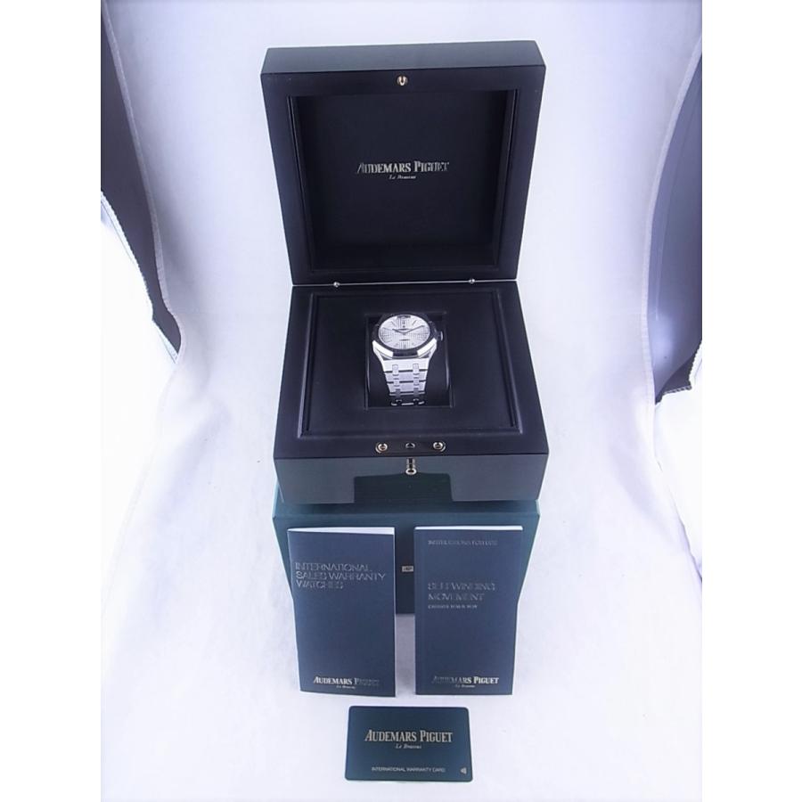 オーデマピゲロイヤルオーク日本正規品シルバー文字盤15400ST.OO.1220ST.02.A中古 | AUDEMARS PIGUET | 12