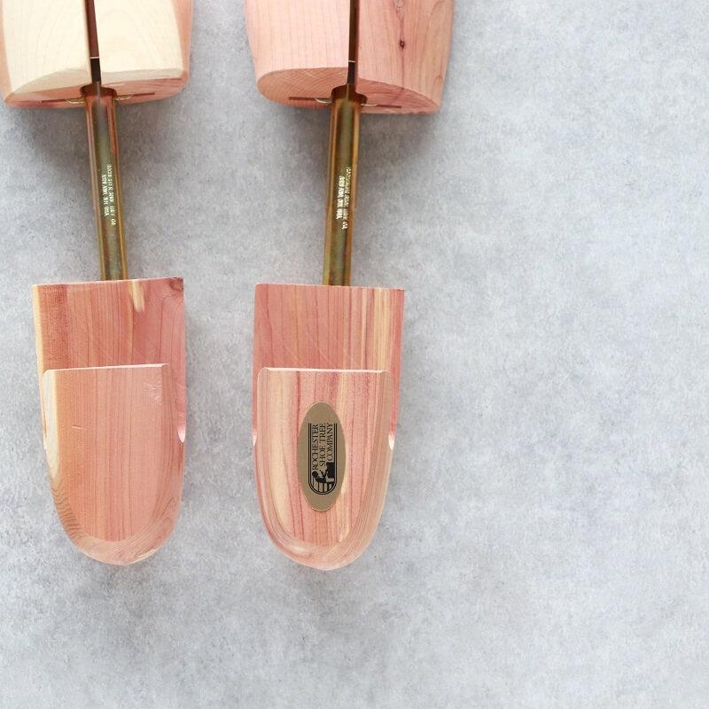 2足分セット☆ROCHESTER ロチェスター シューキーパー シューツリー オールデン」の純正シューキーパーを作っている「ロチェスター」の木製