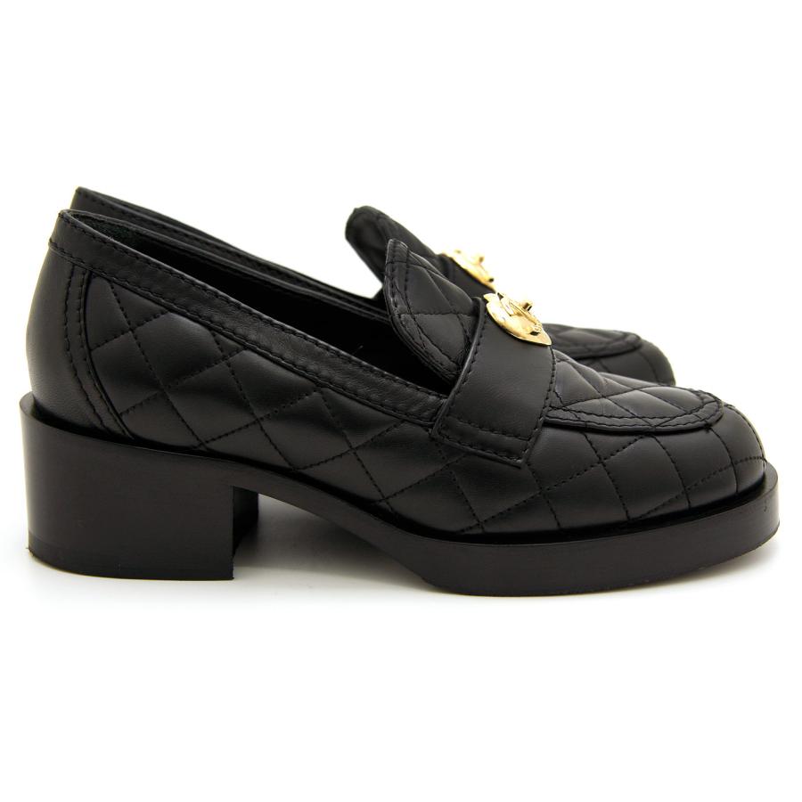 CHANEL シャネル ローファー ハートターンロック マトラッセ 35 CHANEL シャネル ローファー ハートターンロック マトラッセ 35