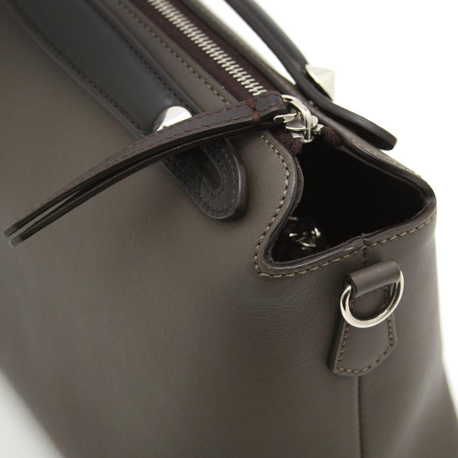 FENDI バイザウェイ ハンドバッグ　レザー　ロゴ　ブラック　スタッズ FENDI フェンディ バイザウェイ ミディアム 2 way ショルダー