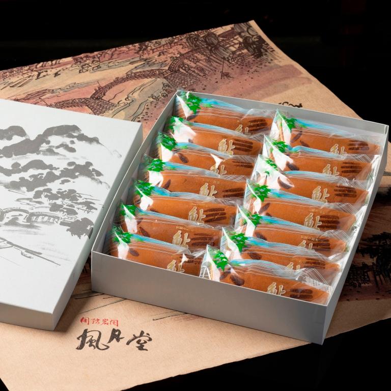 値頃 ギフト 和菓子 お取り寄せ 絶品 若あゆ１４個セット やわらかーいもちと こしあん お菓子 お盆 お供え