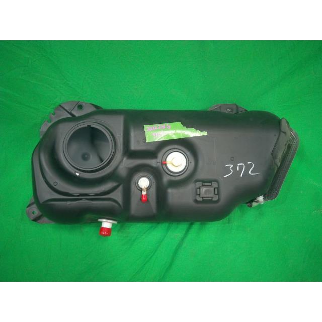 アルト 3BA-HA37S フューエルタンク A R06A 26U 89100-74822