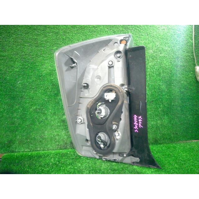 プリウス DAA-ZVW30 右テールランプ S 2ZR-FXE 202 81550-47180_1