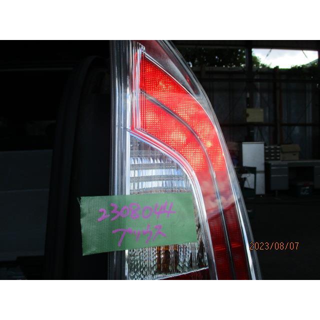 プリウス DAA-ZVW30 右テールランプ S 2ZR-FXE 202 81550-47180_3