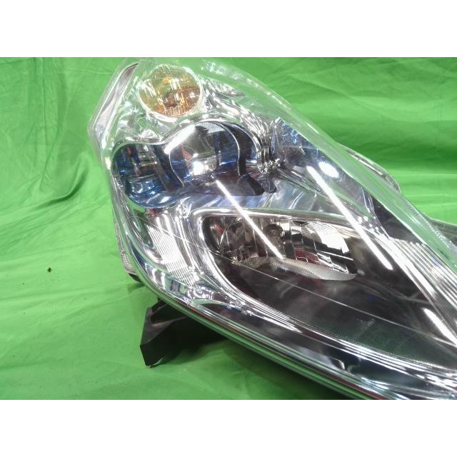 リーフ ZAA-ZE0 右ヘッドランプASSY G EM61 KH3 26010-3NA1C