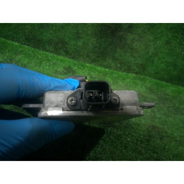 アウトランダー DBA-CW5W ライトコントロールユニット G 4WD 7人 4B12 W13 8301A769の画像