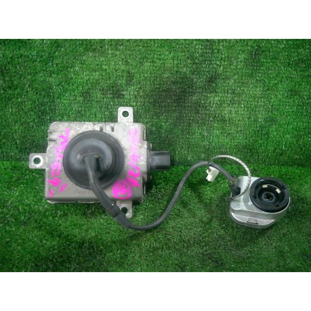 アウトランダー DBA-CW5W ライトコントロールユニット G 4WD 7人 4B12 W13 8301A769の画像