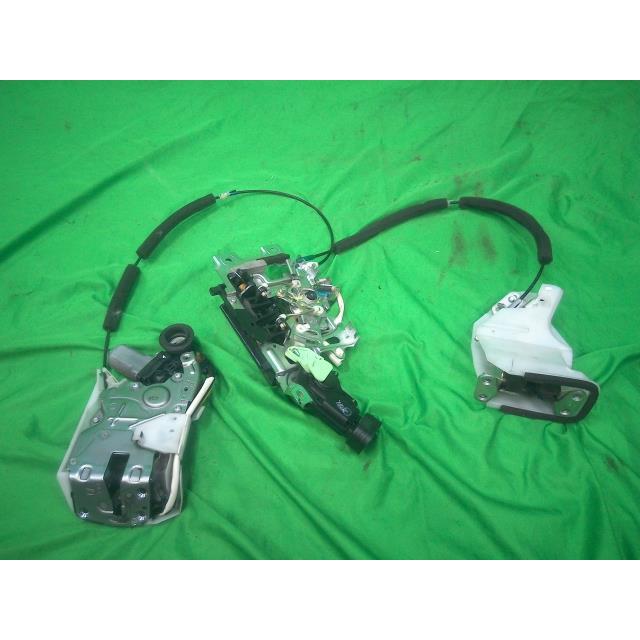 セレナ DBA-C26 左Rドアロックソレノイド 20S MR20DD RAX 82501