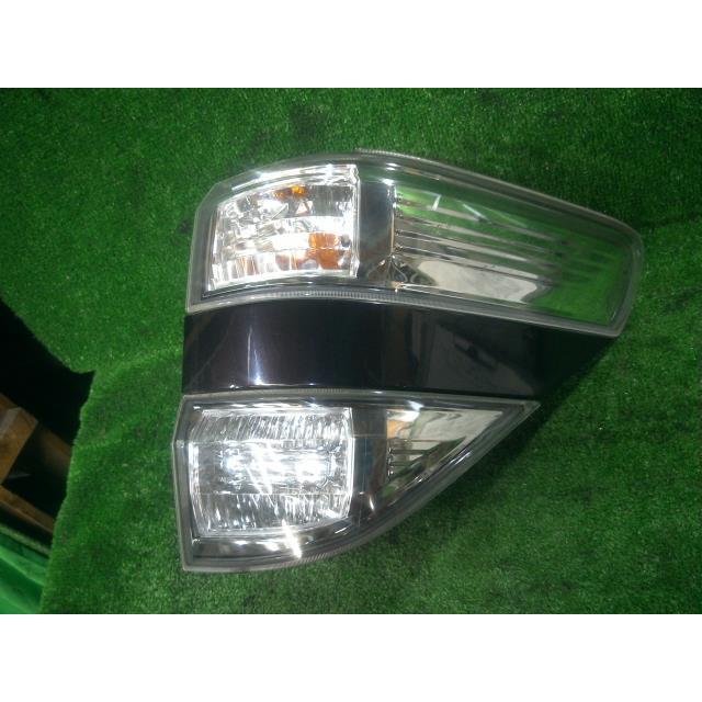 ヴェルファイア DBA-ANH20W 右テールランプ 2.4X 8人 2AZ-FE 3R9 81550 