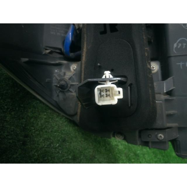 ヴェルファイア DBA-ANH20W 右テールランプ 2.4X 8人 2AZ-FE 3R9 81550 