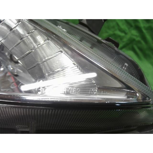 マークＸ DBA-GRX130 右ヘッドランプASSY 250G リラックスセレクション 4GR-FSE 1F7 81110-22B20の画像