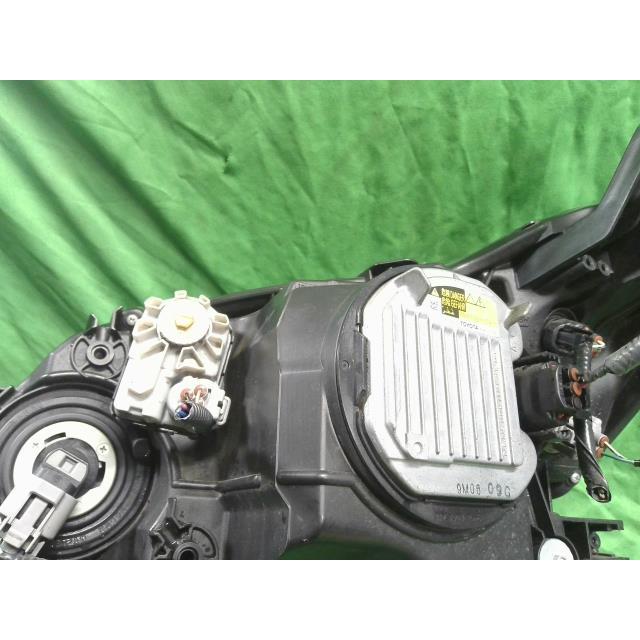 マークＸ DBA-GRX130 右ヘッドランプASSY 250G リラックスセレクション 4GR-FSE 1F7 81110-22B20の画像