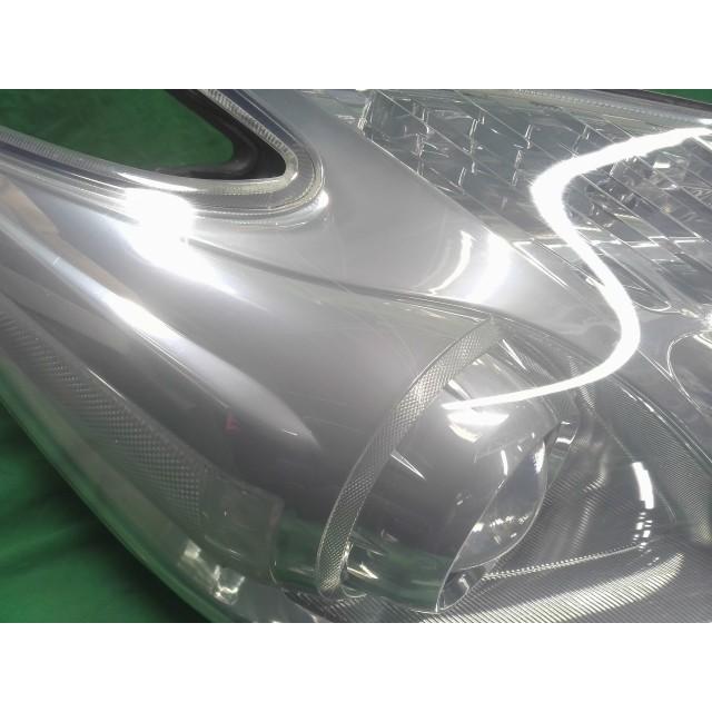 プリウス DAA-ZVW30 右ヘッドランプASSY L 2ZR-FXE 1F7 81110-47500の画像