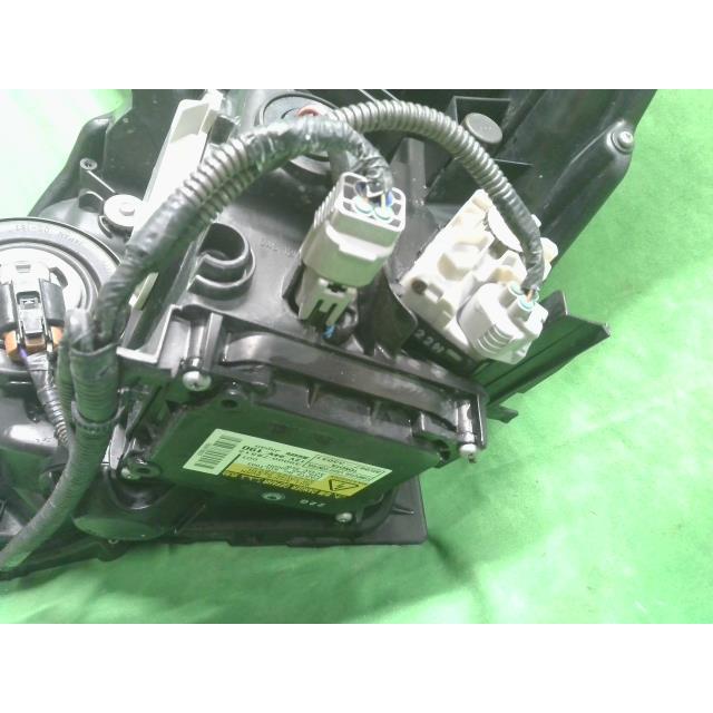 プリウス DAA-ZVW30 右ヘッドランプASSY S 2ZR-FXE 781 81110-47410 