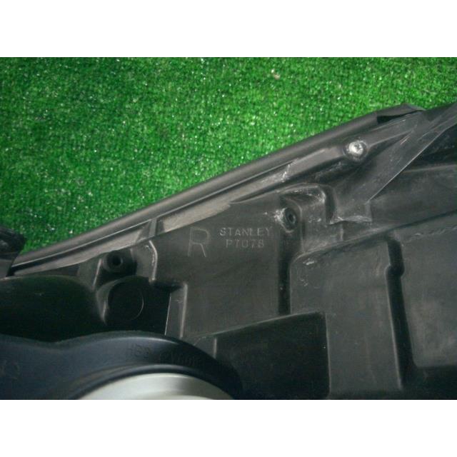 クラウン - DBA-GRS200 右上端照明ランプASSY ロイヤル赤ちょうちん ナビパッケージ 4GR-FSE 062 81110-30C50
